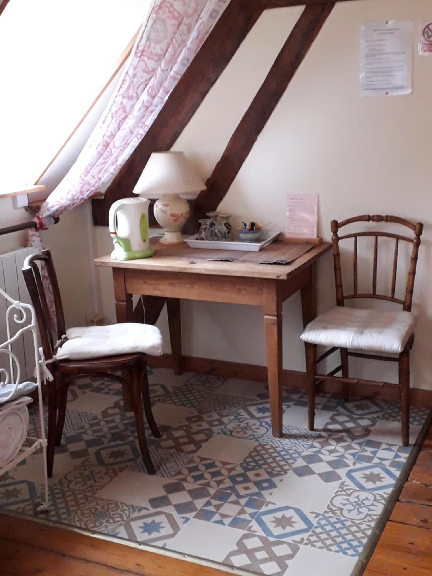 Les Trois Pommiers Bed & Breakfast Sommery Exterior photo